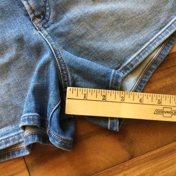 ✔️ NWT Express 90s High Rise Denim Shorts Size 10 - Picture 6 of 7